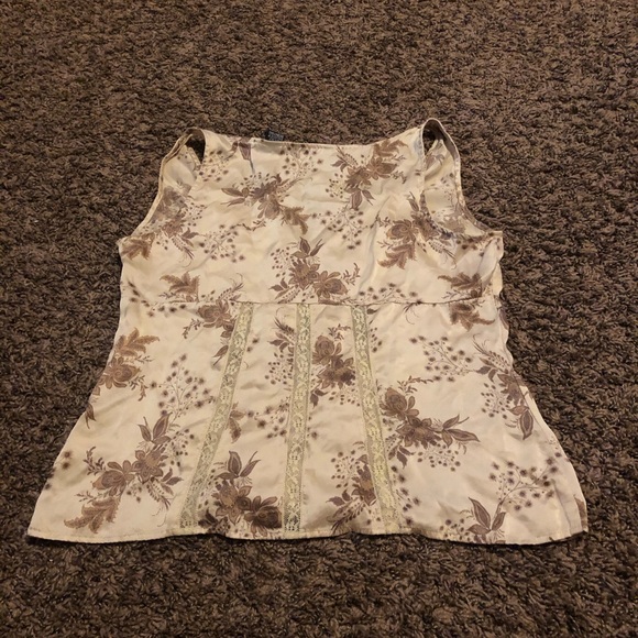 ✨✨ Silky Tank Top ✨✨ - Picture 2 of 3